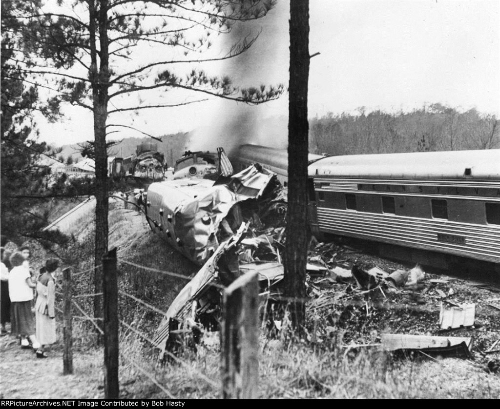 acme-telephoto-view-of-wreck